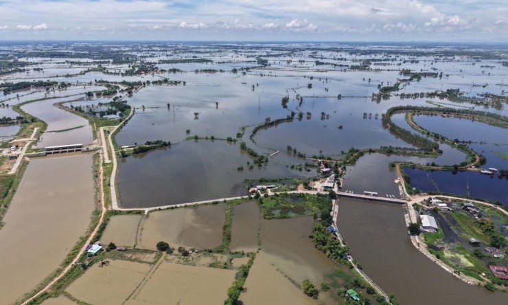 ทุ่งบางระกำ เก็บน้ำเกือบเต็ม หน่วงน้ำบรรเทาผลกระทบลุ่มเจ้าพระยาตอนล่าง - fahbvip
