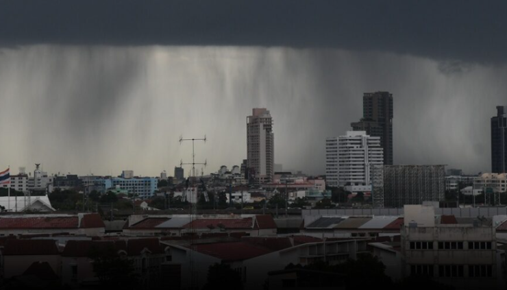 กรมอุตุฯ เตือน 9 จังหวัดเสี่ยงฝนตกหนัก น้ำท่วมฉับพลัน เหนืออ่วม 80% กทม.ฝนตก 60% - fahbvip
