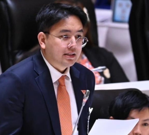 สส.ศุภโชติ บอก จบแล้ว นายกฯ เลือกนายทุน ยัน ปชน. จะเดินหน้าหยุดยั้งปมซื้อไฟแพง - fahbvip