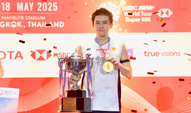 วิว กุลวุฒิ เฉือนชนะแอนทอนเซ่น 2-1 คว้าแชมป์โตโยต้า ไทยแลนด์ โอเพ่น 2025 - fahbvip